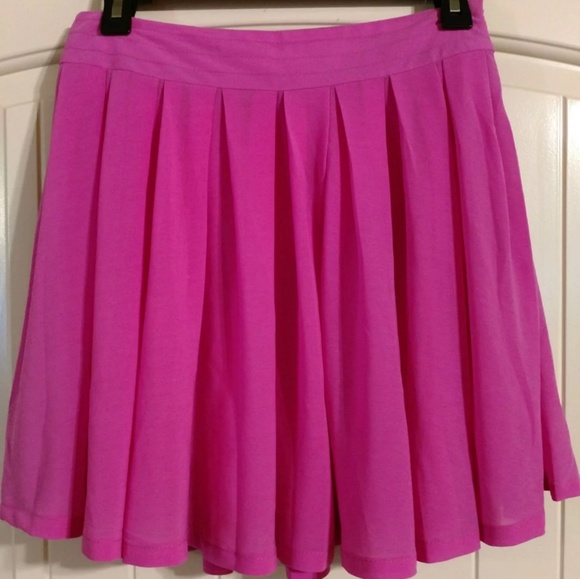 Love Riche Dresses & Skirts - Love Riche short pink skirt